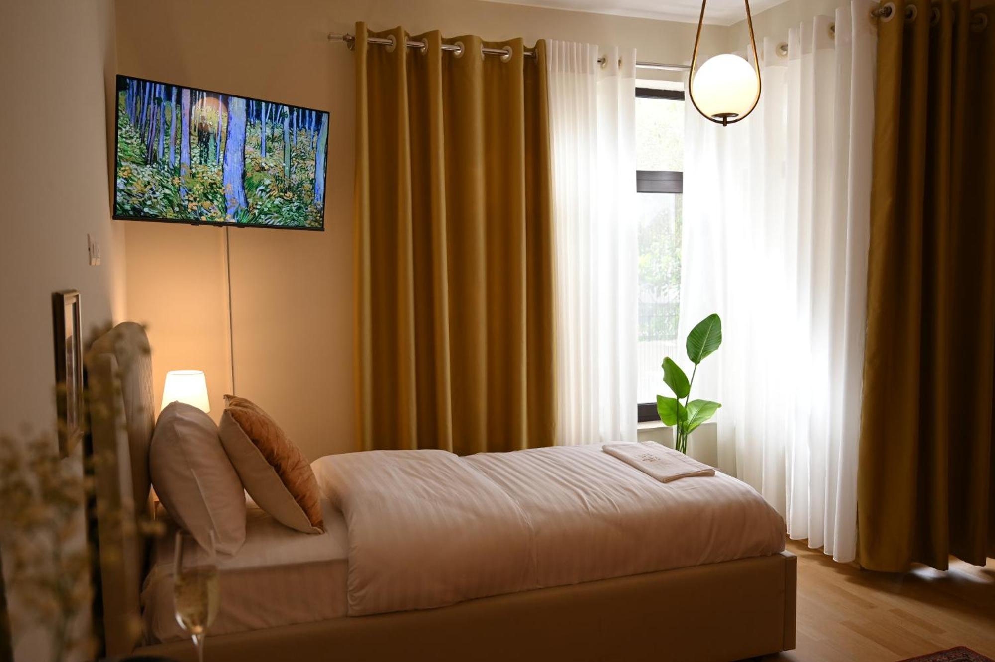 Niche Boutique Hotel Tirana Exterior foto