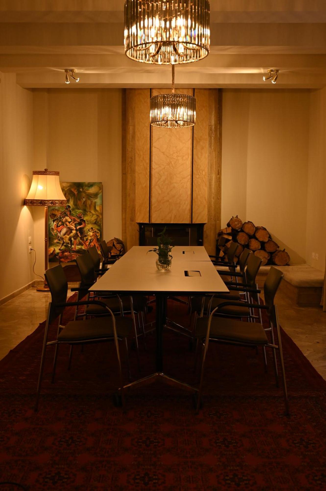 Niche Boutique Hotel Tirana Exterior foto